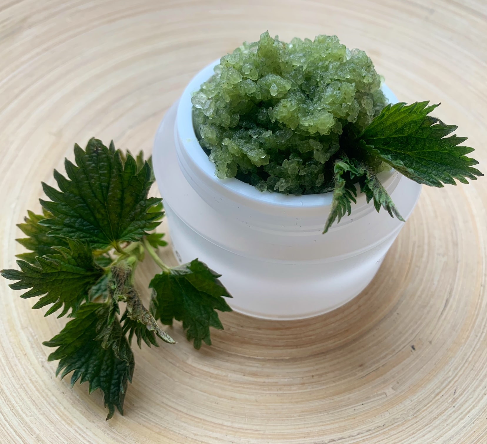 kopřivový scrub z bambuckého másla