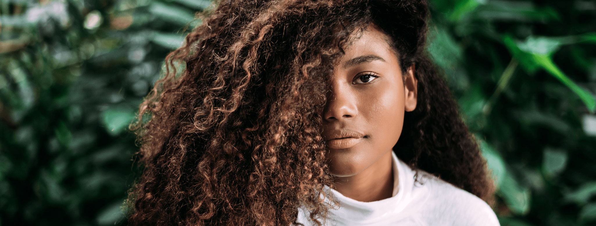 Krásné a zdravé vlasy díky bambuckému máslu. Ochrana vlasů, pomoc poškozeným vlasům, zdravé kořínky. 