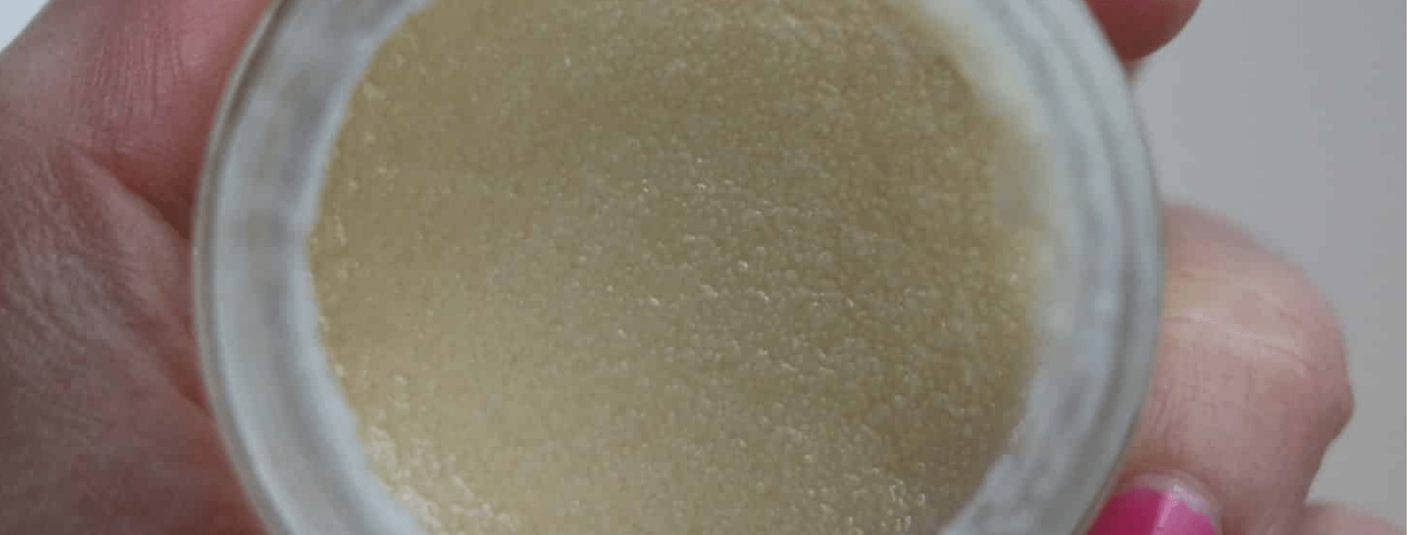 Co způsobuje zrnitost u bambuckého másla a jak se jí zbavit