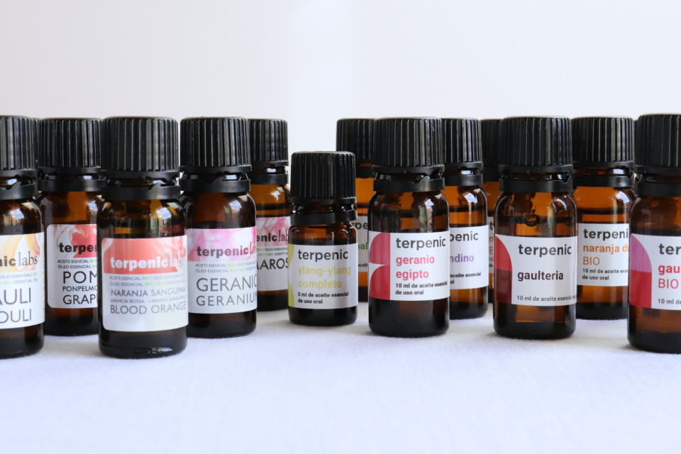 100% čisté přírodní esenciální (éterické) oleje